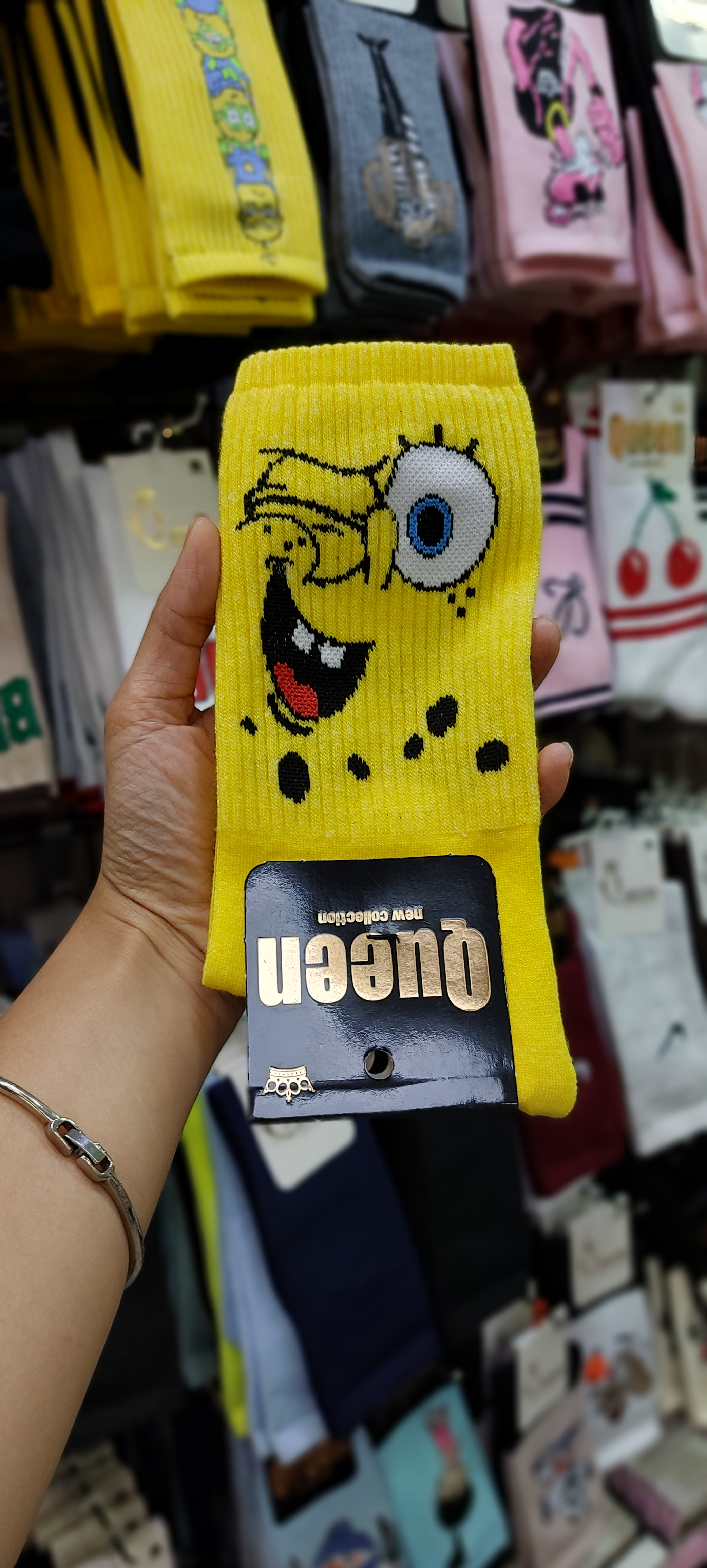 جوراب ساق بلند کویین | طرح باب اسفنجی چشمک (Sponge bob) | نخ ایرانی درجه 1 | فری سایز ۳۶ تا ۴۳